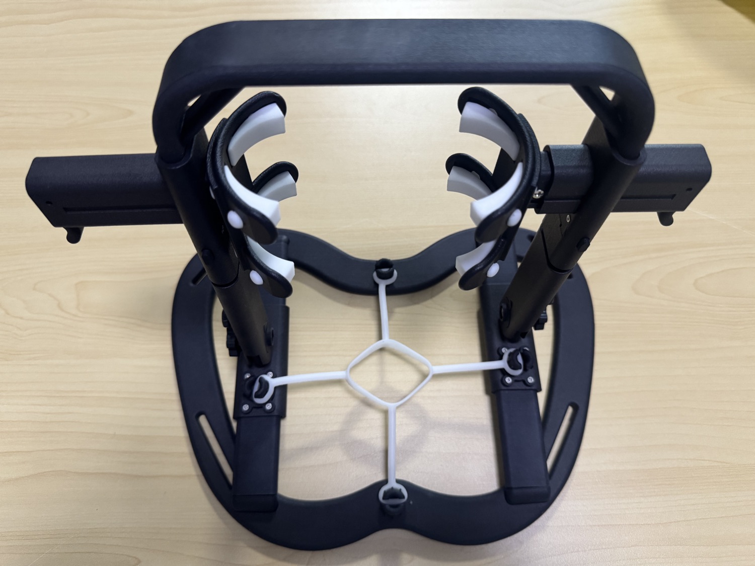 Close-up of the adjustable VR mount locking detail